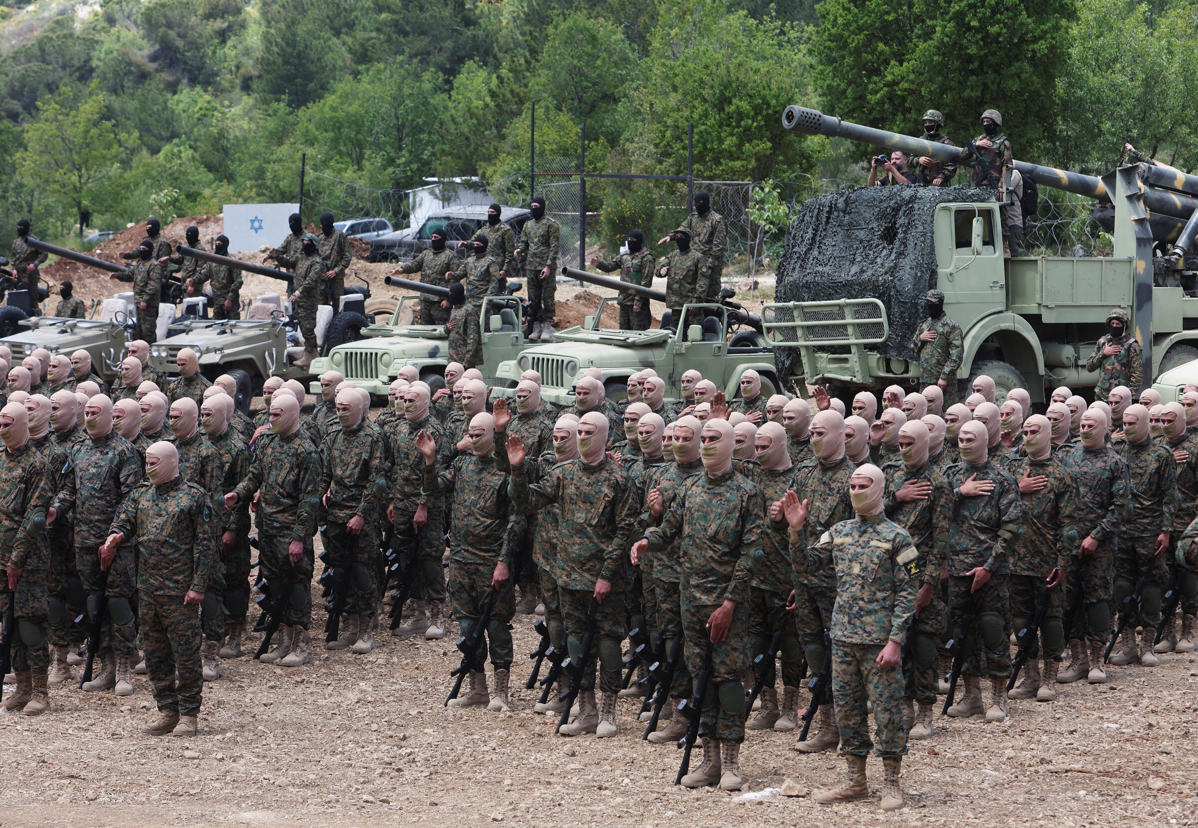 Livan hakimiyyəti İsrail və silahlı qruplar arasında